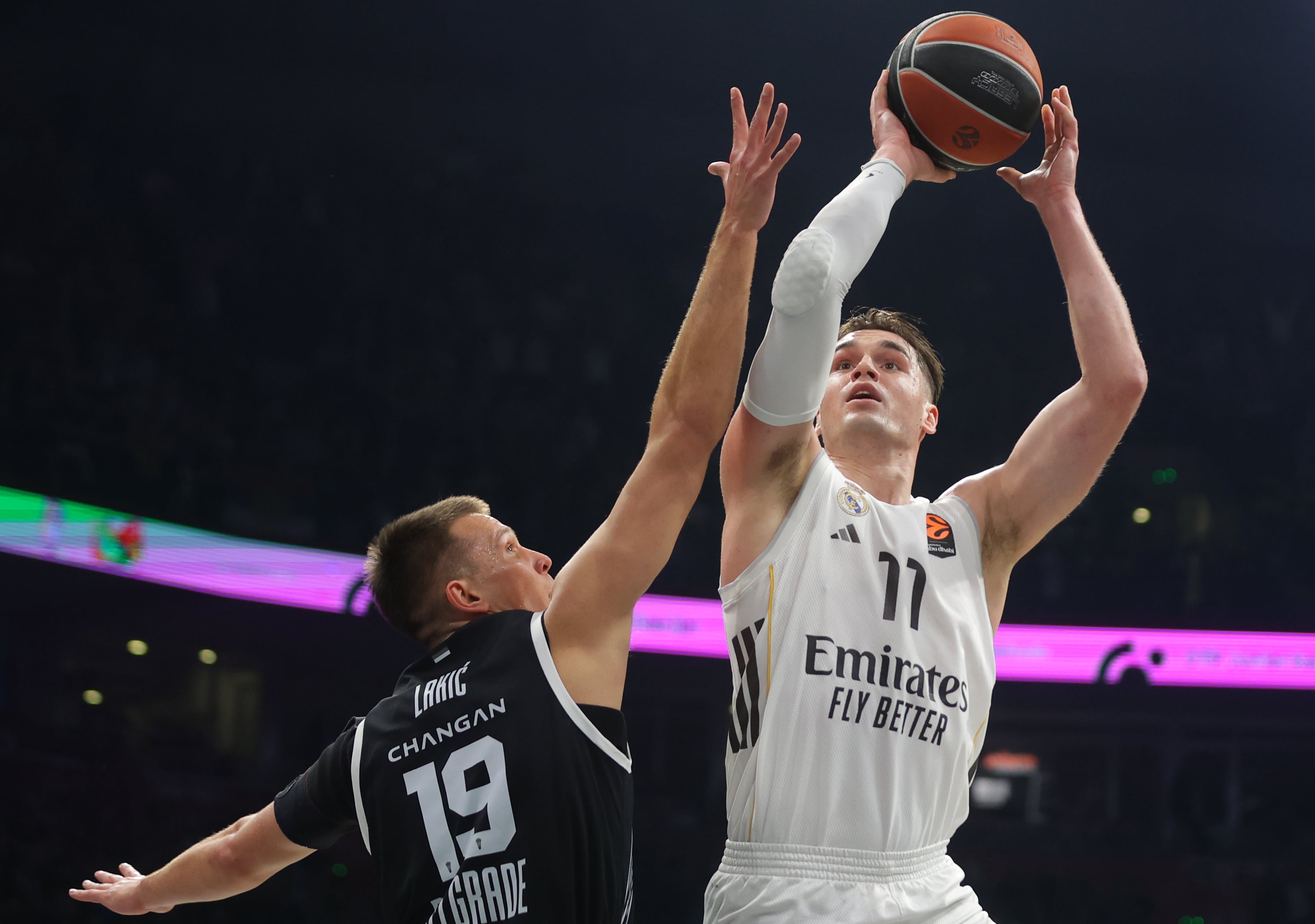 El Real Madrid rompe en Belgrado su mala racha