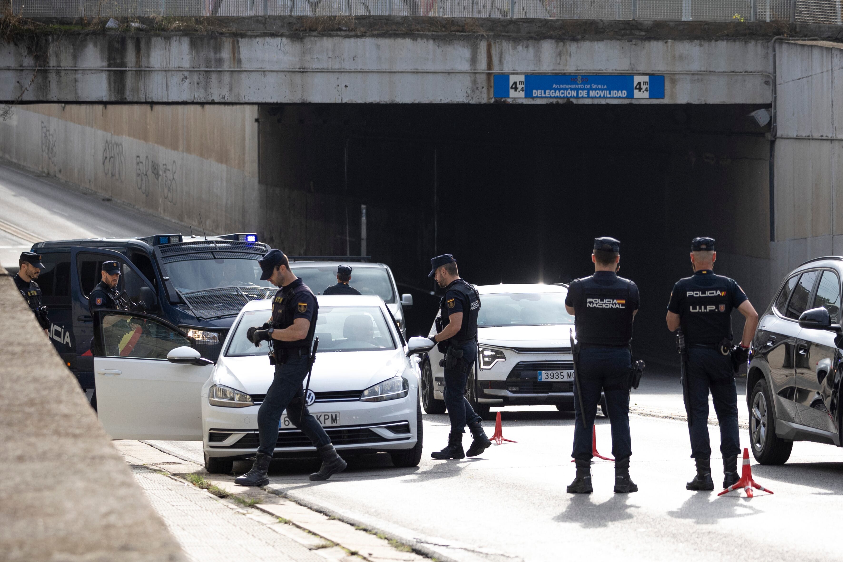 El tiroteo en las Tres Mil Viviendas: la violencia agrava la situación de un barrio que acusa la exclusión social