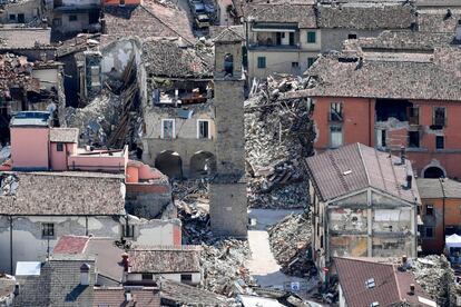 Del total de muertos, 232 perecieron en Amatrice, la localidad más afectada por el seísmo. En la imagen, casas destrozadas en Amatrice, el 1 de septiembre de 2016.