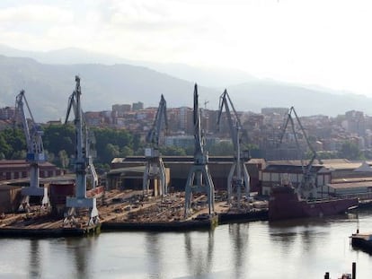 Vista de los astilleros de La Naval, en Sestao.