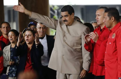 El presidente de Venezuela, Nicolás Maduro participa en un acto en el exterior de la sede del Consejo Nacional Electoral (CNE) en Caracas (Venezuela).