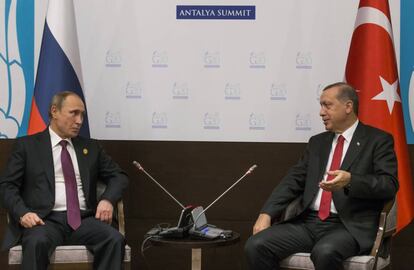 Os presidentes da Rússia Vladimir Putin, e Turquia, Recep Tayyip Erdogan, em um encontro em 2015.