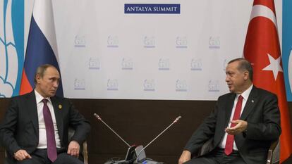 Os presidentes da Rússia Vladimir Putin, e Turquia, Recep Tayyip Erdogan, em um encontro em 2015.
