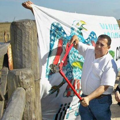 Luis d&#39;Elía, durante un acto de protesta  en 2006.