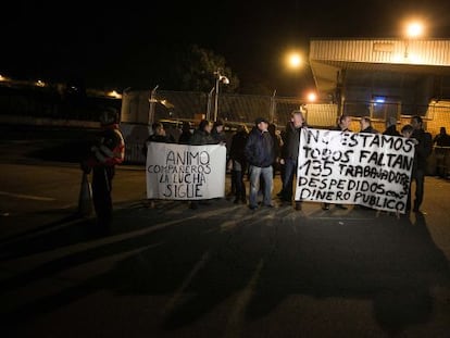 Protesta de treballadors de Panrico a la reobertura de la planta de Santa Perpètua de Mogoda.