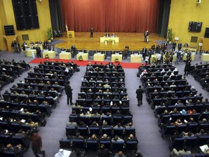Parlamentarios egipcios eligen a los encargados de redactar la nueva Constituci&oacute;n.