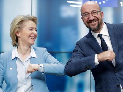 La presidenta de la Comisión, Ursula von der Leyen, y el presidente del Consejo, Charles Michel.