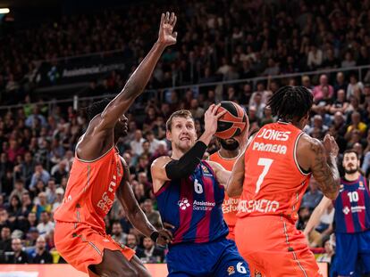 Vesely entra a canasta en el duelo ante el Valencia.