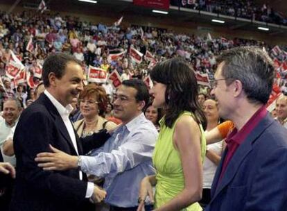 El presidente José Luis Rodríguez Zapatero, al llegar al mitin celebrado por los socialistas en Murcia.