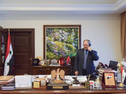 El viceministro de asuntos exteriores sirio, Faysal Meqdad, en su oficina de Damasco este lunes .