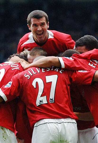 Roy Keane celebra un gol con sus compañeros el pasado mes de agosto.