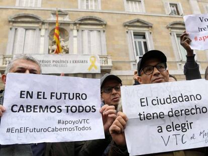 Conductores de VTC se manifiestan este martes ante la Generalitat.