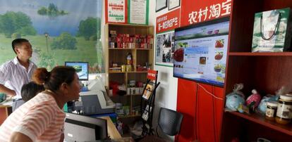 Clientes del punto de venta digital de Alibaba en la provincia de Zhejiang.