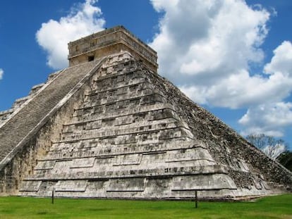 La pir&aacute;mide escalonada El Castillo es principal construcci&oacute;n del conjunto.