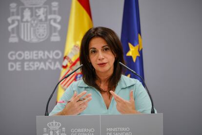 Health secretary of state Silvia Calzón at a press conference on Monday.