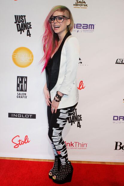 Avril Lavigne, aunque lo intentamos olvidar, también tiene su propia firma de moda, Abbey Down. Ayer presentó nada menos que en Nueva York sus nuevas 'creaciones' para la próxima primavera.