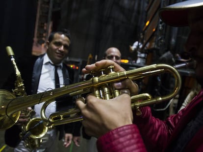 Actuación de la orquesta París de Noia en 2015.