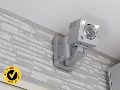 Artículo de EL PAÍS Escaparate que compara las mejores cámaras de vigilancia exterior para el hogar de 2025.