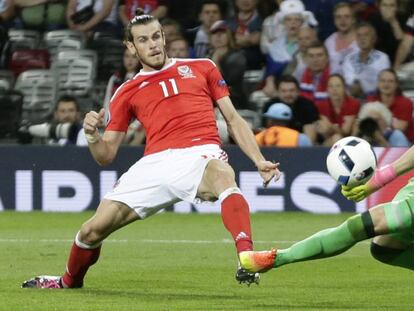 Bale hace el tercero de Gales.
