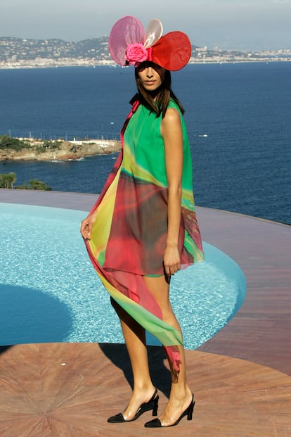 Presentación de la colección primavera-verano 2008 en su villa de Theoule sur Mer de Francia.