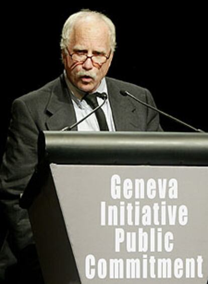 Richard Dreyfuss, durante la presentación de los acuerdos en Ginebra.
