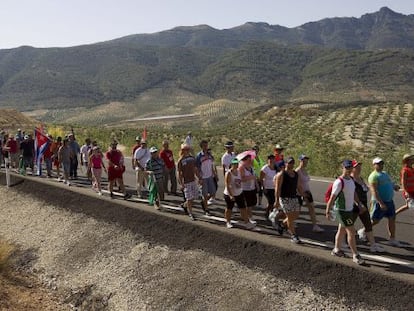 Laborers set off on their first of a series of marches in Andalusia to call attention to high unemployment in the region.