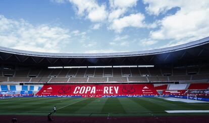 Vista del estadio de La Cartuja de Sevilla, donde se enfrentan el Athletic Club de Bilbao y la Real Sociedad en la final de la Copa del Rey correspondiente al año 2020.