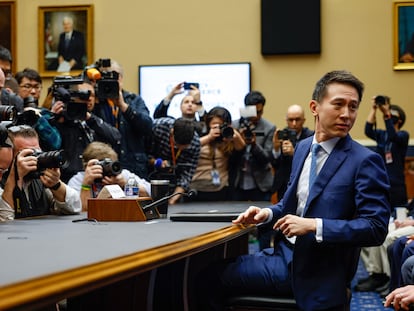 El CEO de la plataforma, Shou Zi Chew, frente a la Comisión de Energía y Comercio del Congreso estadounidense.