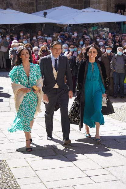 Manuel Falc, marqus de Castel-Moncayo, con su esposa, Amparo Corsini, y su hija, Manuela.