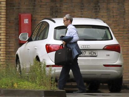 El director general de Fagor, Sergio Treviño, a su llegada a la planta de Edesa en Basauri.