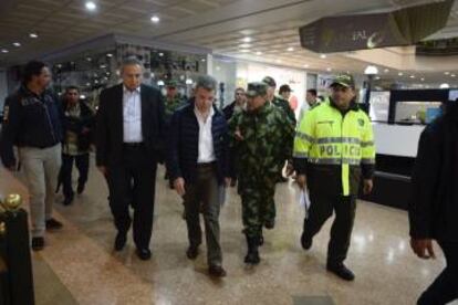 El presidente de Colombia, Juan Manuel Santos, acude al centro comercial Andino.