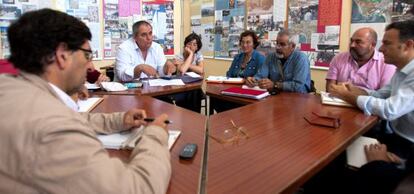 Miembros de la plataforma Apemsa No Se Vende, reunidos en El Puerto de Santa María.
