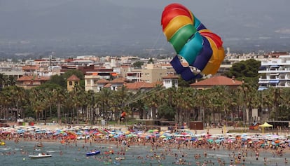 La playa de Salou, al mes de agosto.