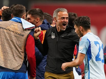 Luis Enrique festeja la victoria frente a Portugal en Braga, que significó el pase a la fase final de la Liga de Naciones.