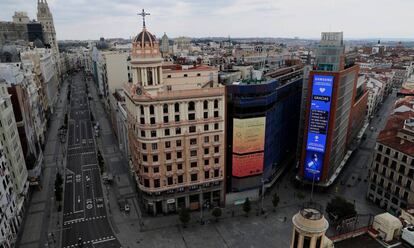 Vistas del centro de Madrid vacío desde el Hotel Vincci Capitol, a causa de la pandemia de coronavirus. 