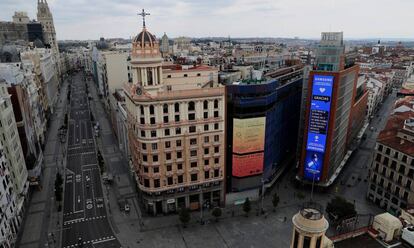 Vistas del centro de Madrid vacío desde el Hotel Vincci Capitol, a causa de la pandemia de coronavirus.