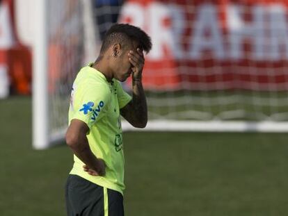 Neymar durante treinamento da sele&ccedil;&atilde;o.