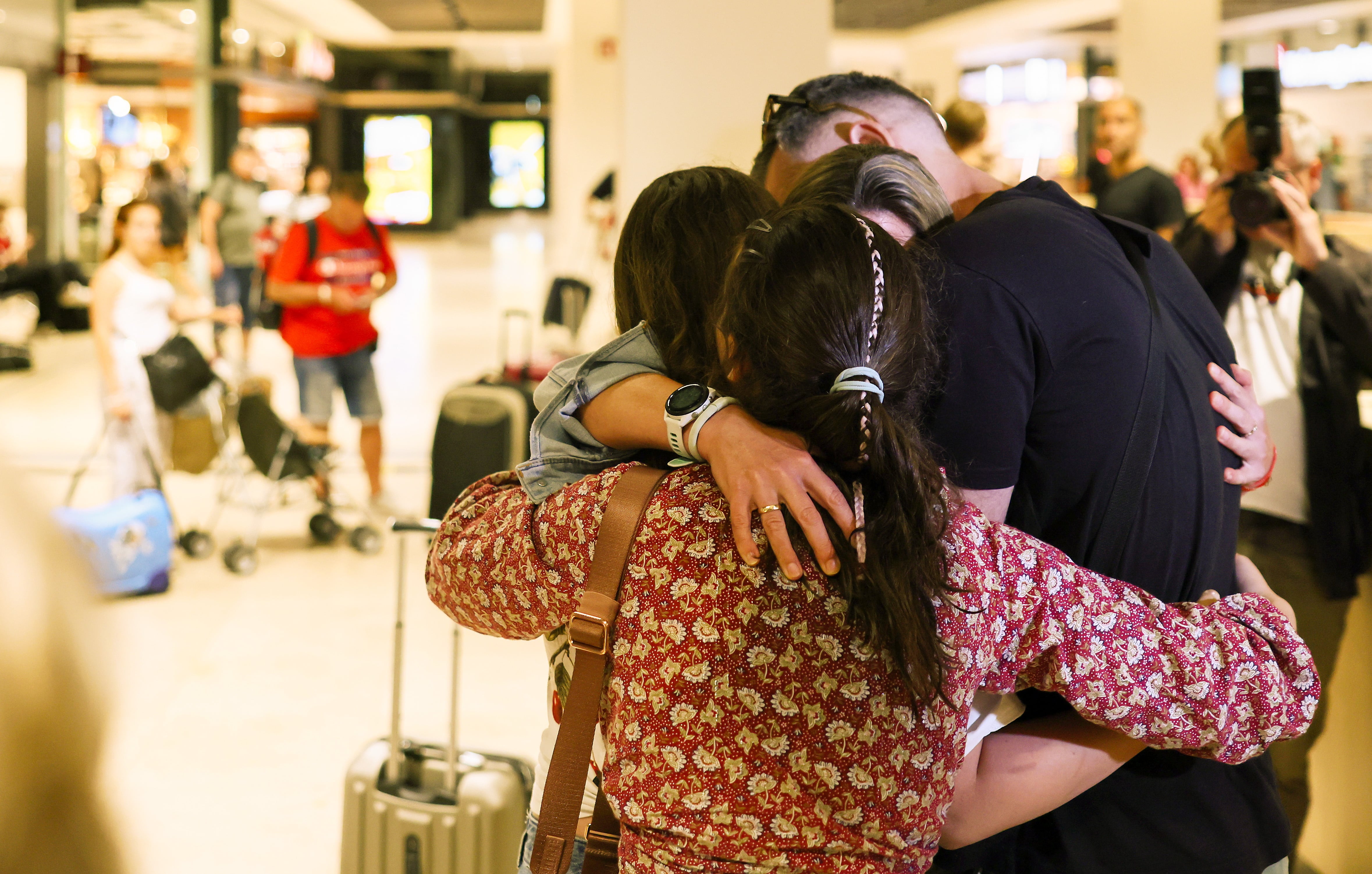 Una veintena de países aceleran la evacuación de sus ciudadanos de Irán e Israel ante el temor a que se agrave el conflicto