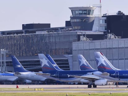 Aviones de Aerolíneas Argentinas en el aeropuerto Jorge Newbery de Buenos Aires.