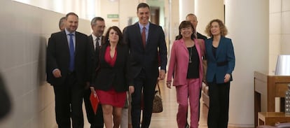 El secretario general del PSOE y presidente del Gobierno en funciones, Pedro S&aacute;nchez, antes de la reuni&oacute;n del Grupo Parlamentario Socialista previa a la sesi&oacute;n plenaria de constituci&oacute;n de la XIII Legislatura. 