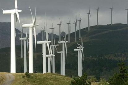 Un campo de generadores convencionales, que se caracterizan por su alto rendimiento... y su enorme impacto visual.