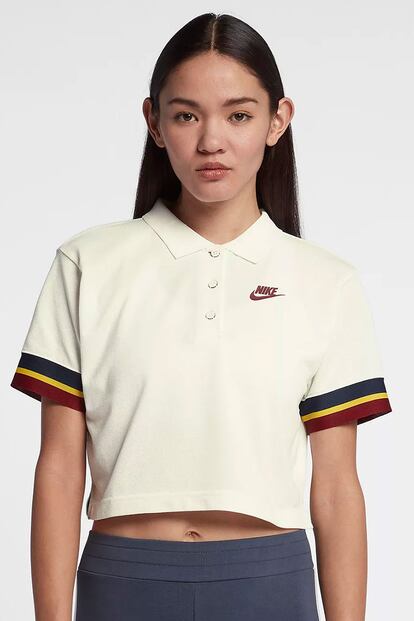 Polo crop-top, de Nike (40 euros).