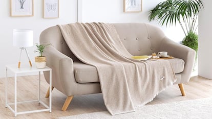 Describimos una serie de mantas extrasuaves para el sofá y la cama.
