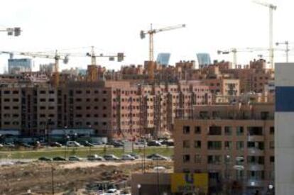 Vista de edificios en construcción en Madrid. EFE/Archivo