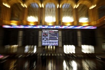 Un panel del Ibex 35 en la Bolsa de Madrid