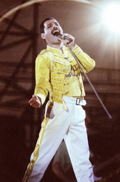 Freddie Mercury, en un concierto a finales de los ochenta.