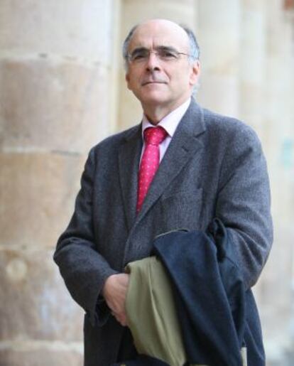 Andrés Urrutia, notario y presidente de Euskaltzaindia.