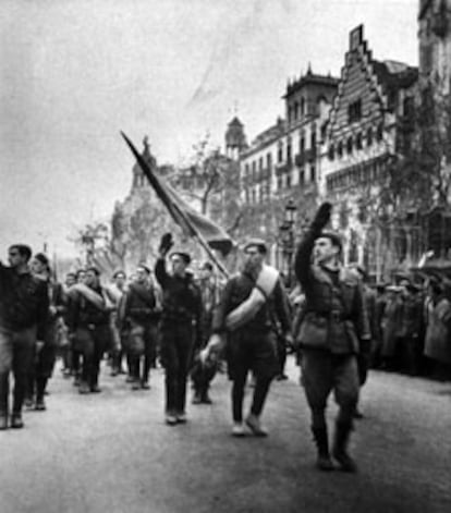 Tropas de Franco, en el paseo de Gràcia de Barcelona el 26 de enero de 1939.