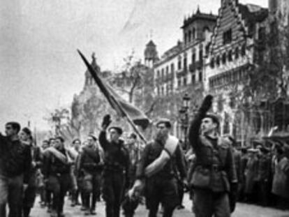 Tropas de Franco, en el paseo de Gràcia de Barcelona el 26 de enero de 1939.