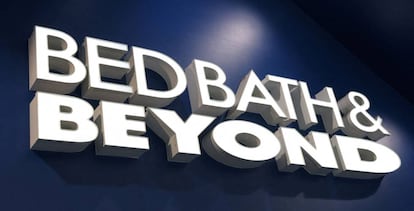 Rótulo de la tienda Bed Bath & Beyond en Manhattan, Nueva York.